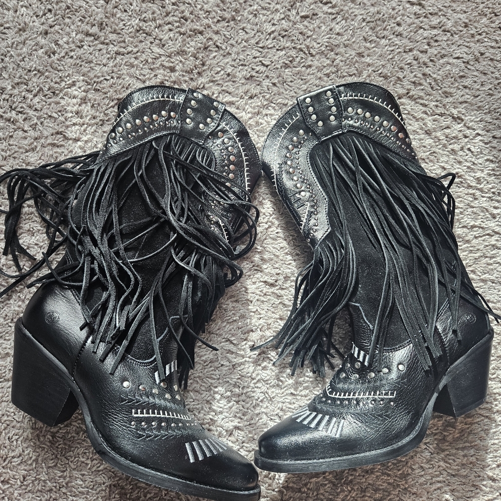 Dingo Boots - image 4